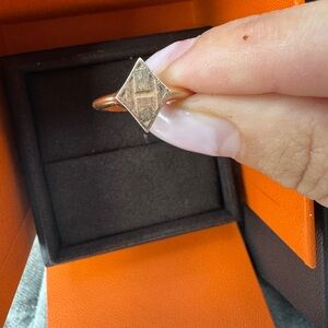 hermes 18k rose gold gambade stamp ring
